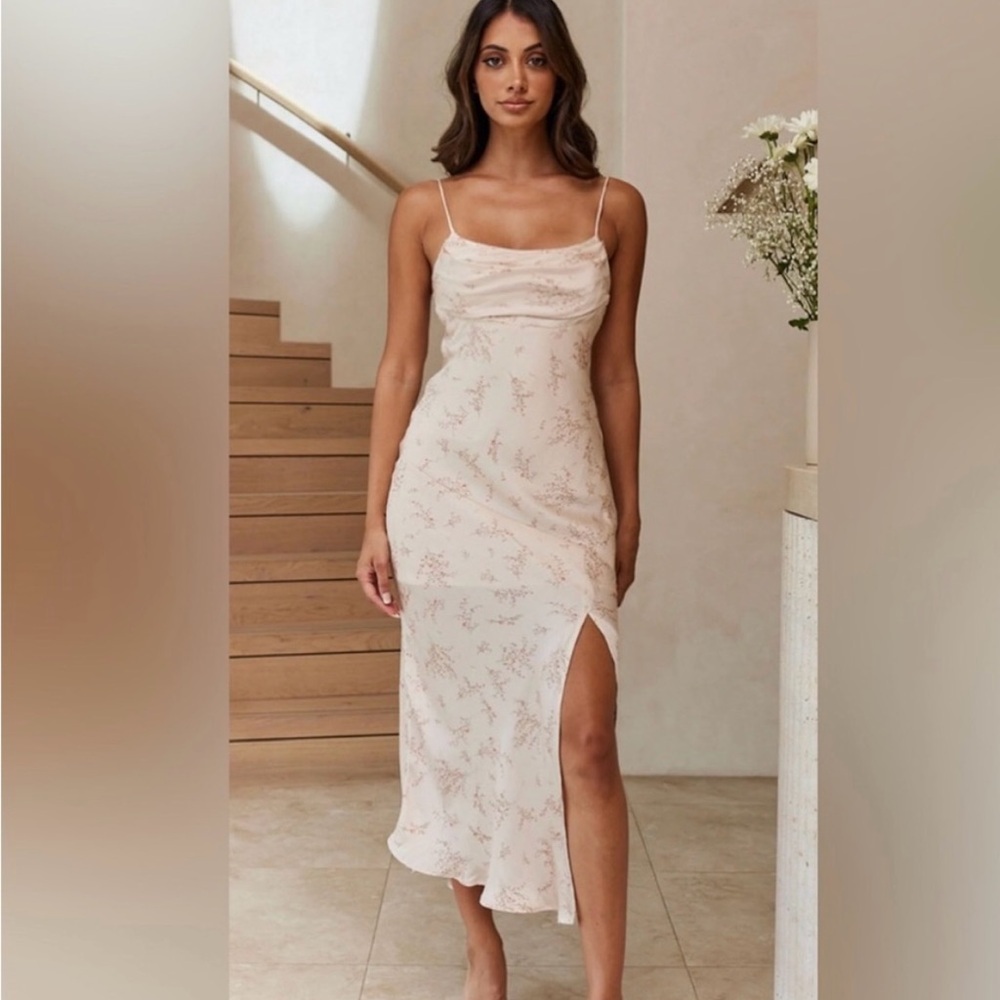 Selfie Leslie Well Versed Romantic Floral Pleated Bust Front Split Slip Dress - Picture 3 of 14